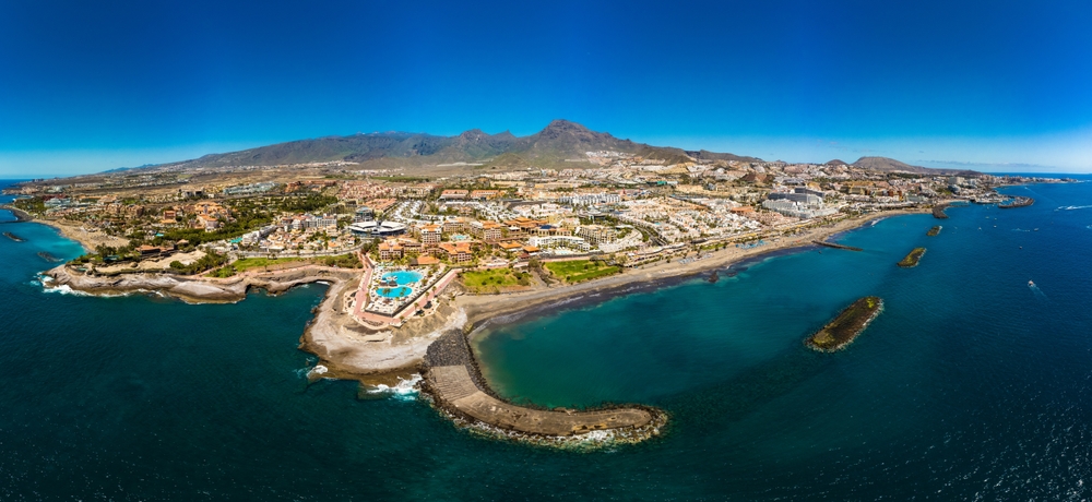 Temporary closure of La Pinta beach in Adeje due to pollution concerns