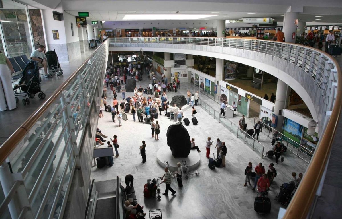 Passenger numbers soar at Canary Islands airports: Over 4.5 million in April, up 9% from 2024