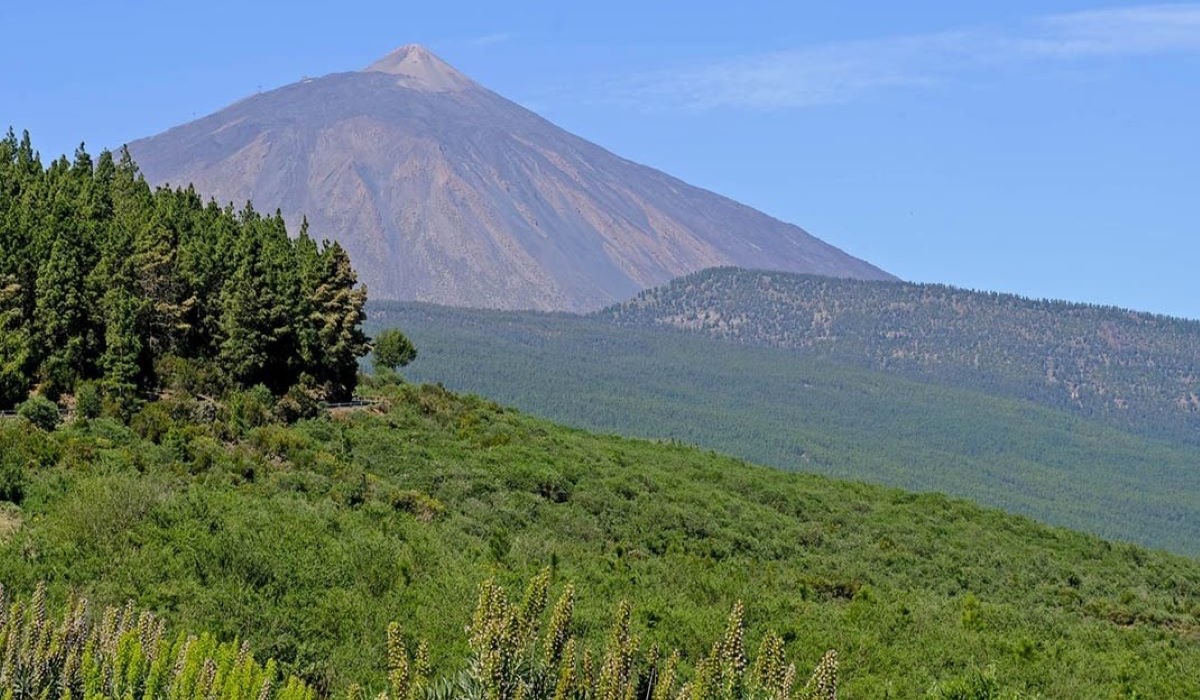 Tenerife Implements Stricter Measures to Combat Tourist Overcrowding in Teide National Park