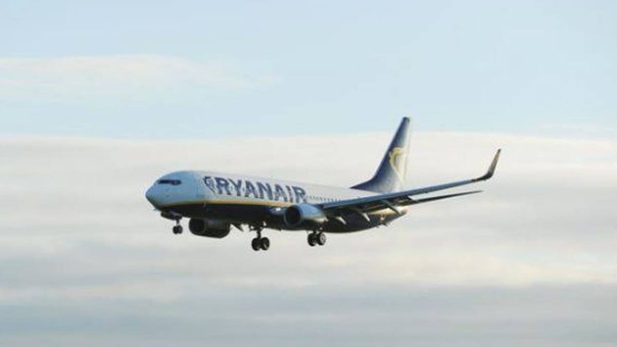 Ryanair Increases Free Carry-On Allowance Amid Capacity Cuts in the Canary Islands