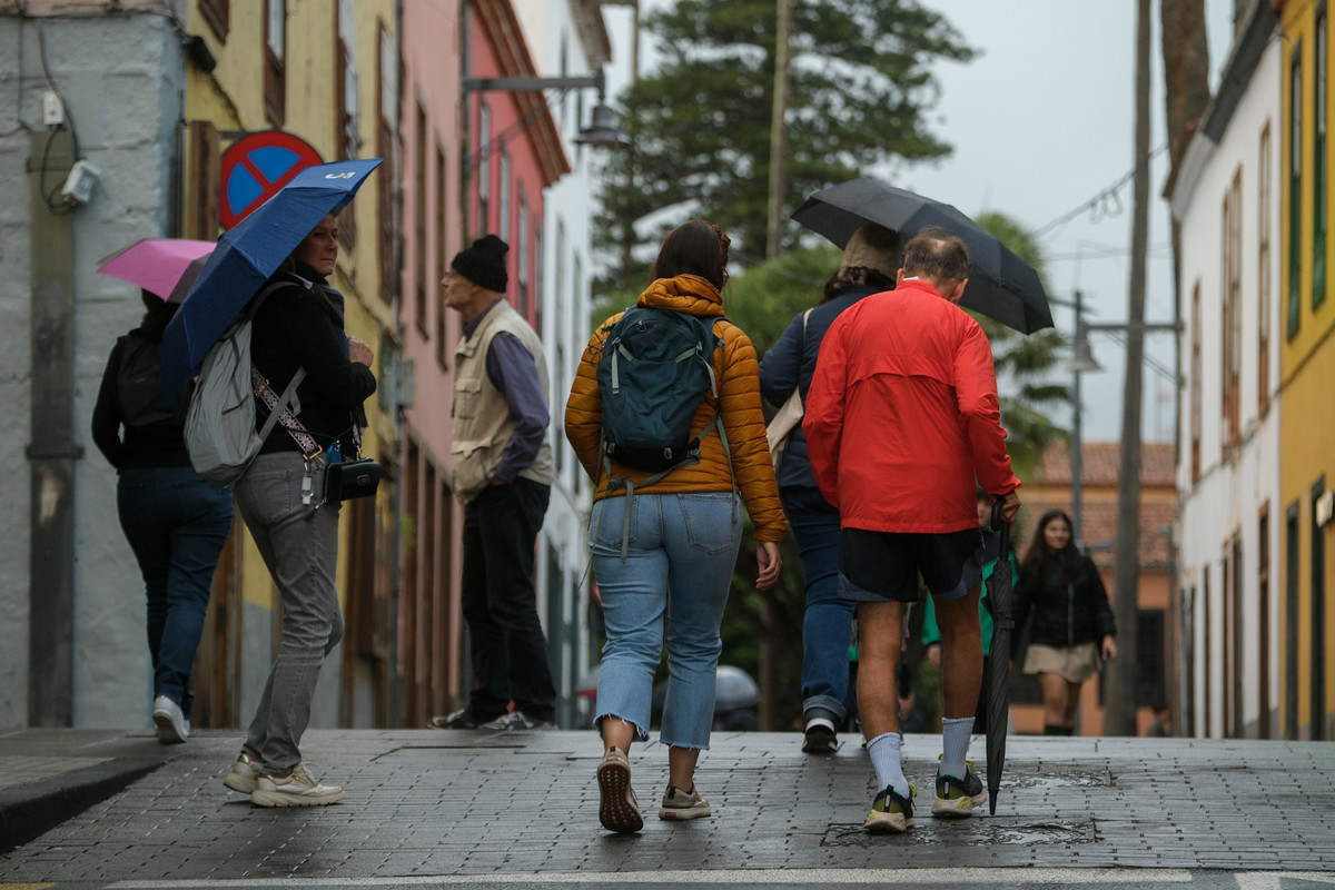 Rain and Temperatures Approaching 30ºC
