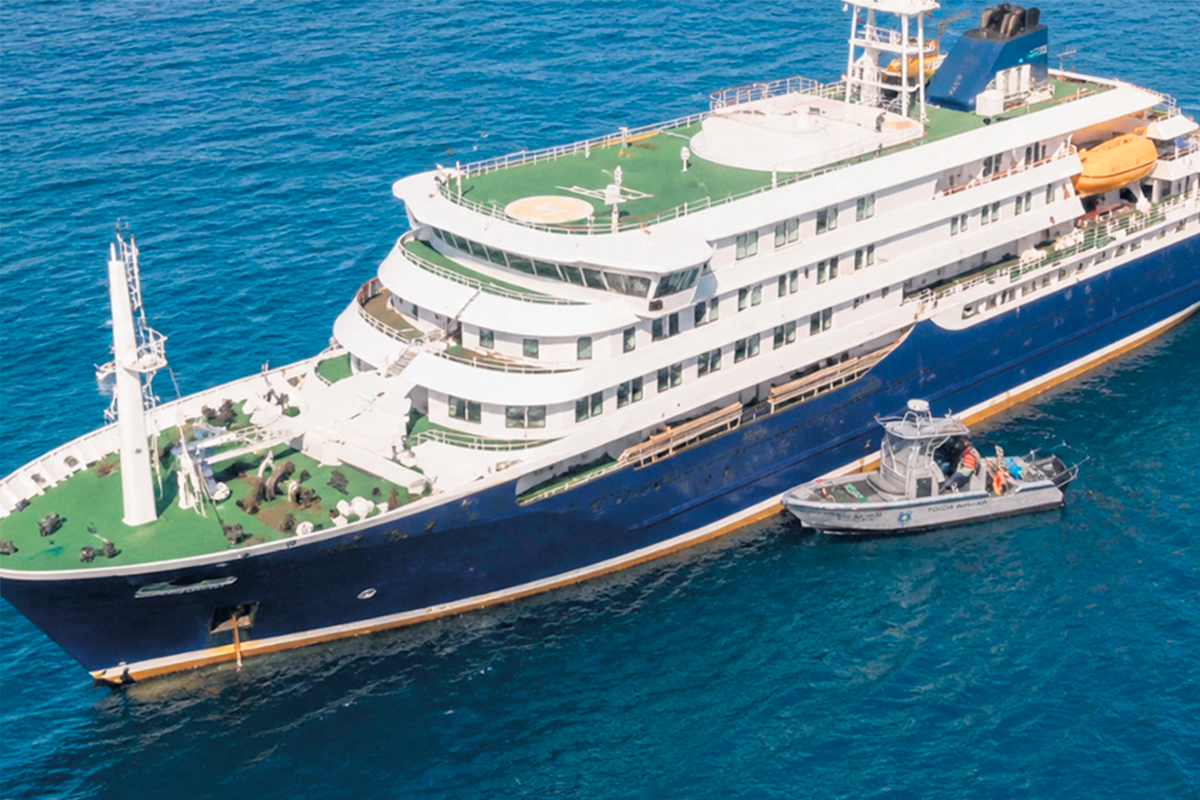 President of the Canary Islands insists on strict protocol: no disembarkation from the MV Hondius without evacuation aircraft in place
